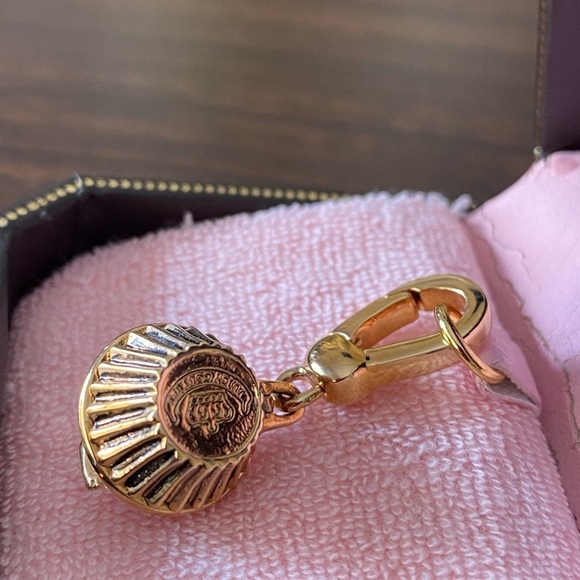 NWT and Box Juicy Couture cup cake in pink with gold tone accents. Always in box - Picture 4 of 7